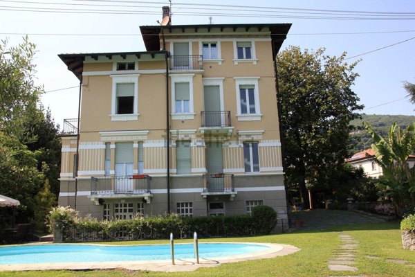 casa indipendente in vendita a Lesa