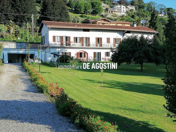 casa indipendente in vendita a Lesa in zona Solcio