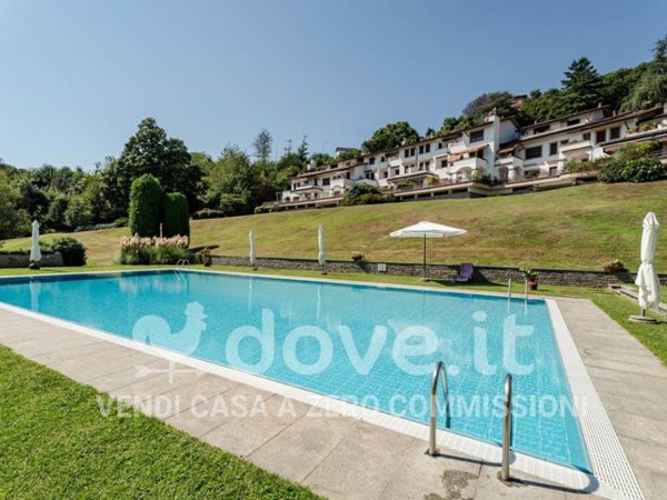 appartamento in vendita a Lesa in zona Comnago
