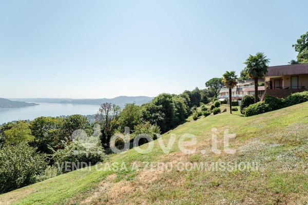 appartamento in vendita a Lesa in zona Comnago