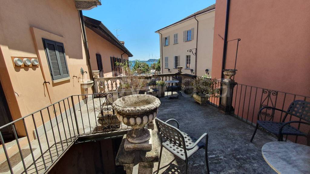 casa indipendente in vendita a Lesa