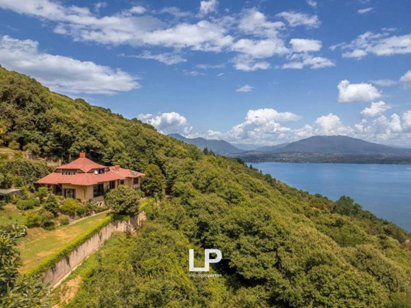 casa indipendente in vendita a Lesa