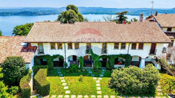 casa indipendente in vendita a Lesa in zona Comnago