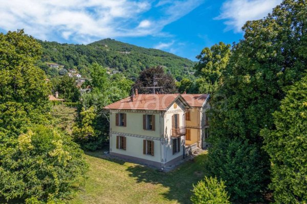 casa indipendente in vendita a Lesa