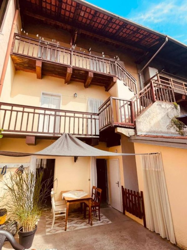 casa indipendente in vendita a Lesa