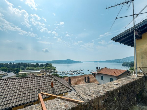 casa indipendente in vendita a Lesa