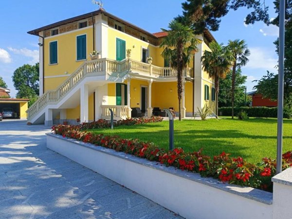 casa indipendente in vendita a Lesa