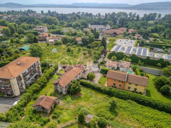casa indipendente in vendita a Lesa