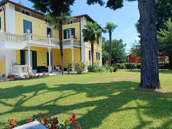 casa indipendente in vendita a Lesa
