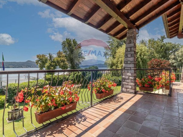 casa indipendente in vendita a Lesa