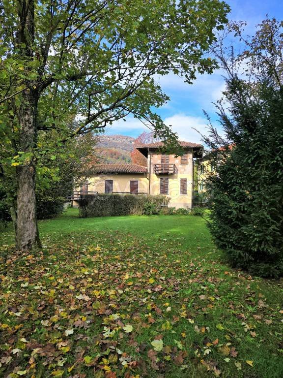 casa indipendente in vendita a Lesa