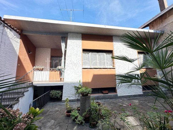 casa indipendente in vendita a Lesa