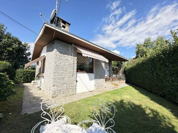 casa indipendente in vendita a Lesa