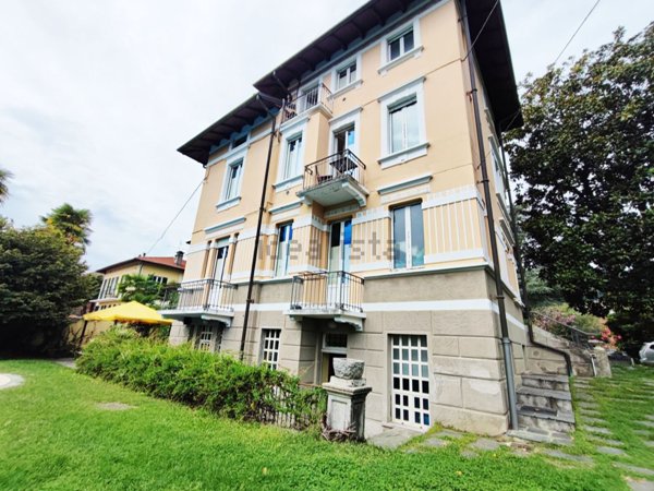 casa indipendente in vendita a Lesa