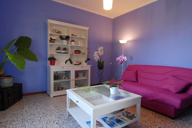 casa indipendente in vendita a Lesa in zona Calogna