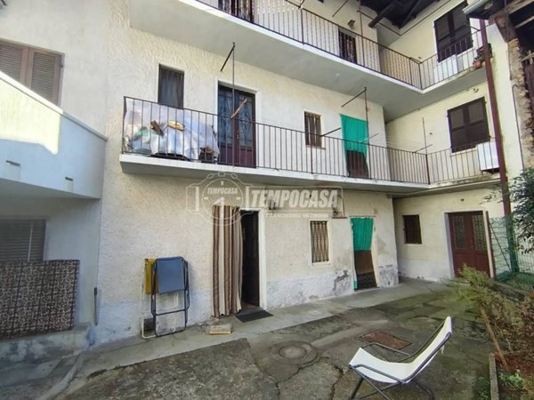 appartamento in vendita a Lesa in zona Calogna