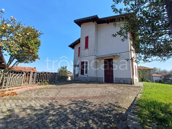 casa indipendente in vendita a Lesa in zona Calogna