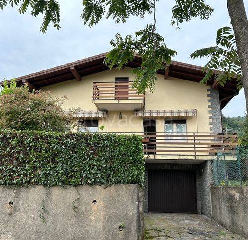 casa indipendente in vendita a Lesa