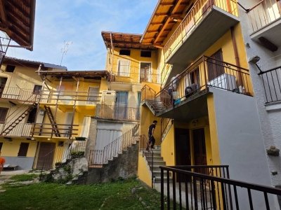 appartamento in vendita a Lesa in zona Calogna