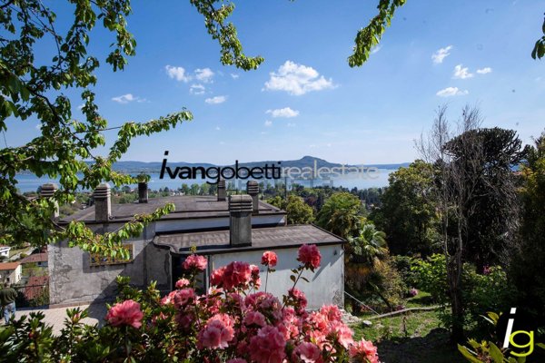 casa indipendente in vendita a Lesa