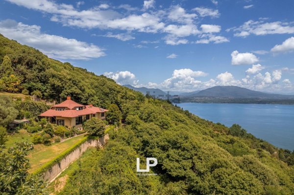 casa indipendente in vendita a Lesa