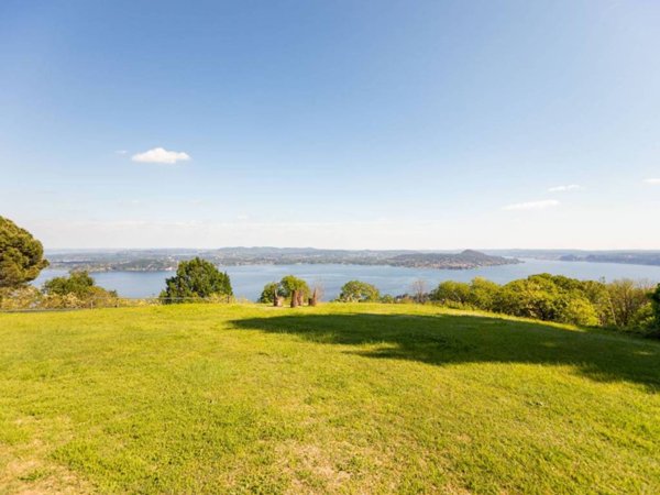casa indipendente in vendita a Lesa
