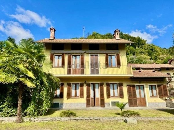 casa indipendente in vendita a Lesa