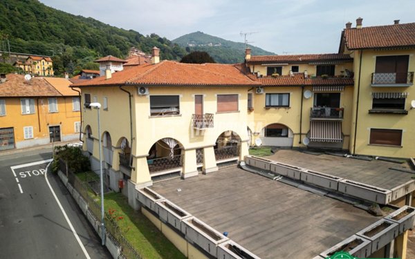 appartamento in vendita a Lesa in zona Solcio