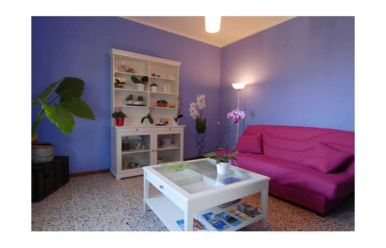 casa indipendente in vendita a Lesa in zona Calogna