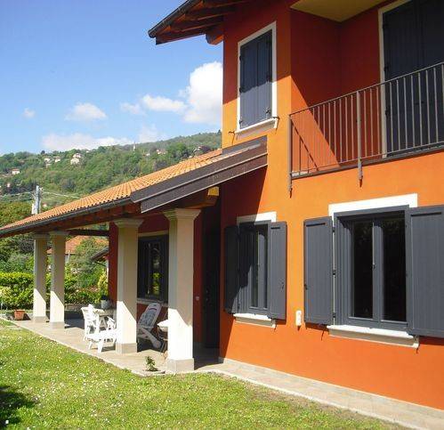 casa indipendente in vendita a Lesa