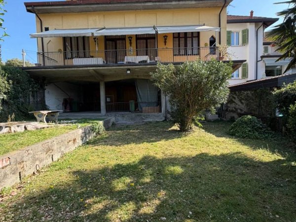 casa indipendente in vendita a Lesa