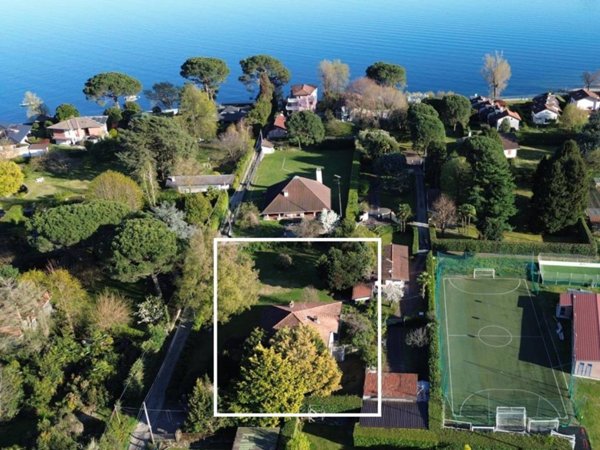 casa indipendente in vendita a Lesa