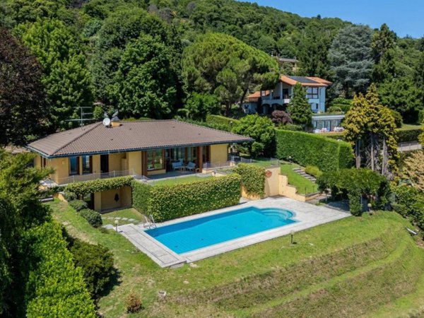 casa indipendente in vendita a Lesa