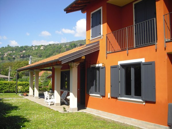 casa indipendente in vendita a Lesa