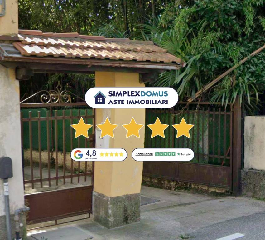 appartamento in vendita a Lesa in zona Comnago