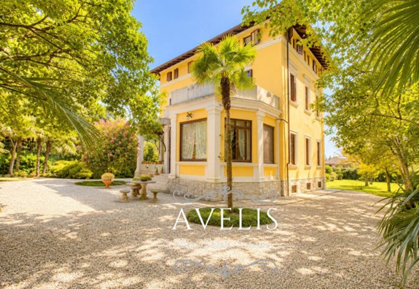 casa indipendente in vendita a Lesa