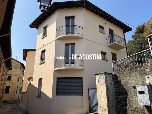 appartamento in vendita a Lesa in zona Comnago