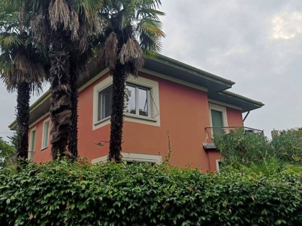casa indipendente in vendita a Lesa