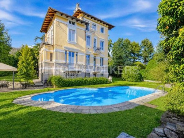 casa indipendente in vendita a Lesa