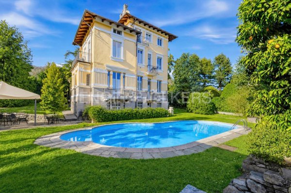casa indipendente in vendita a Lesa