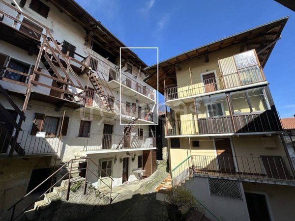 appartamento in vendita a Lesa in zona Calogna