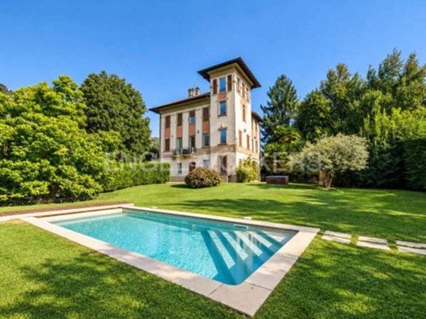 casa indipendente in vendita a Lesa