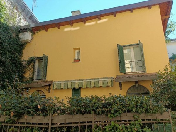 casa indipendente in vendita a Lesa