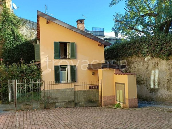 casa indipendente in vendita a Lesa