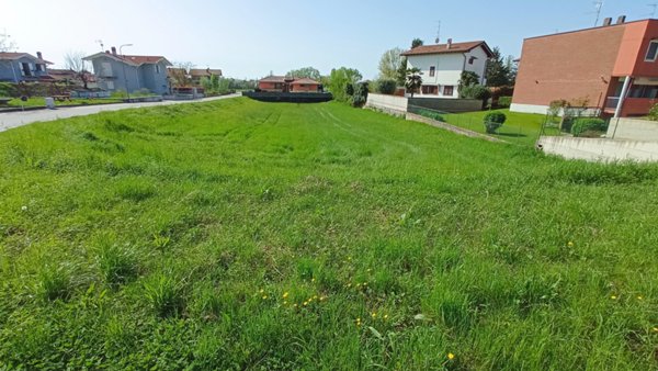 terreno edificabile in vendita a Maggiora