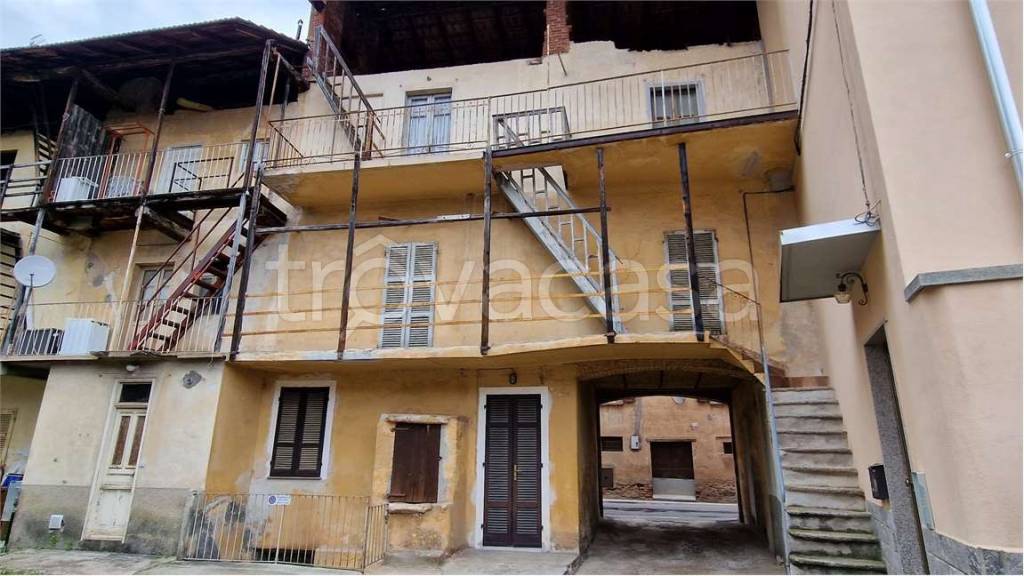casa indipendente in vendita a Maggiora