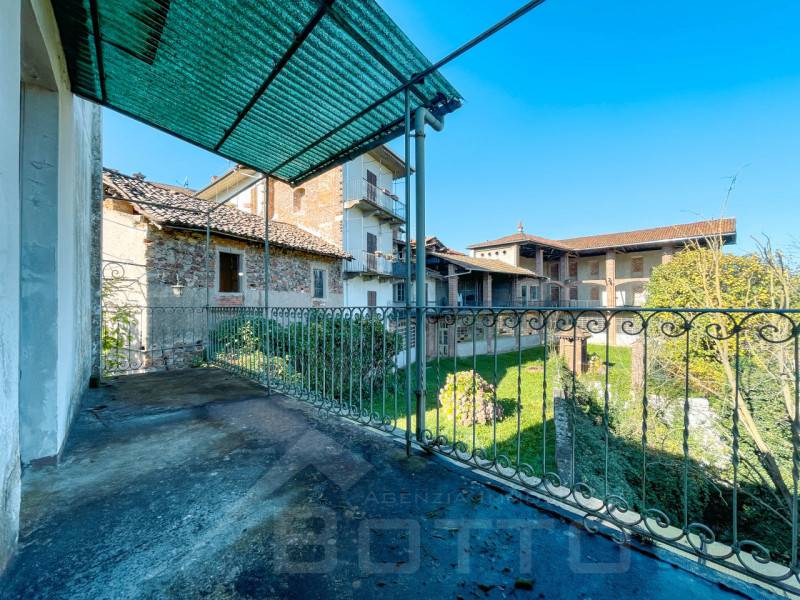 casa indipendente in vendita a Maggiora