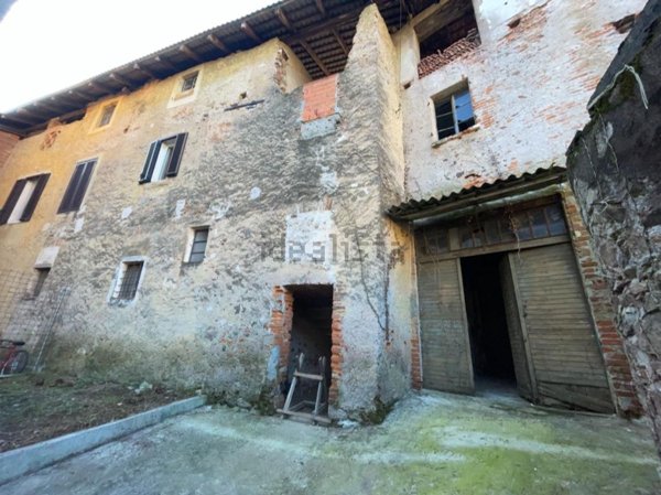 casa semindipendente in vendita a Maggiora