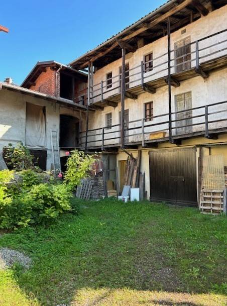 intera palazzina in vendita a Maggiora