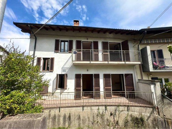 casa indipendente in vendita a Maggiora